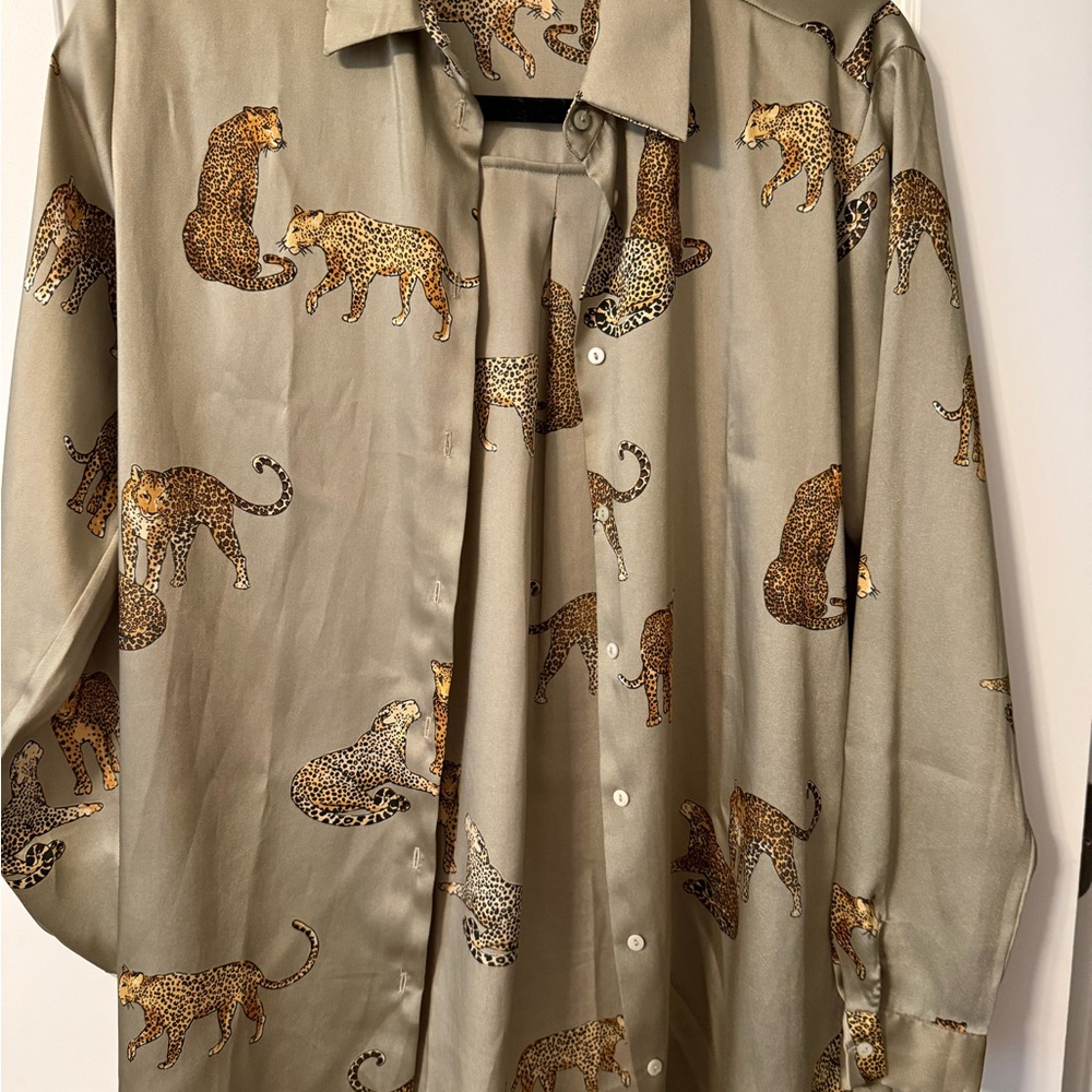 Zara Leopard Print Button-Up Shirt size XS